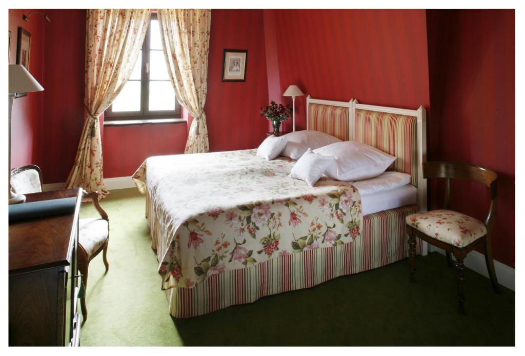 Hotel Dwor Kosciuszko Krakkó Szoba fotó A room at the hotel