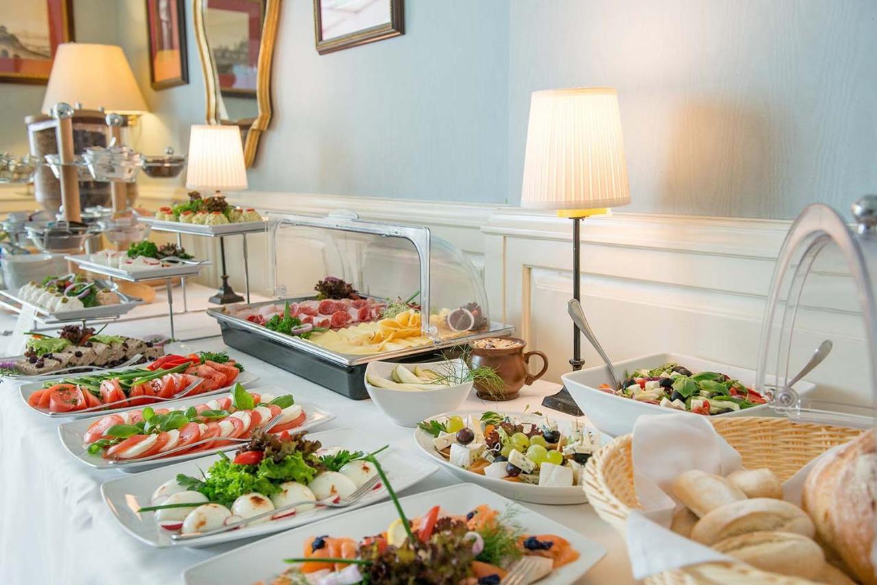 Hotel Dwor Kosciuszko Krakkó Kültér fotó A buffet