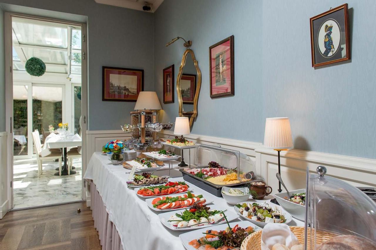 Hotel Dwor Kosciuszko Krakkó Kültér fotó A buffet at a hotel